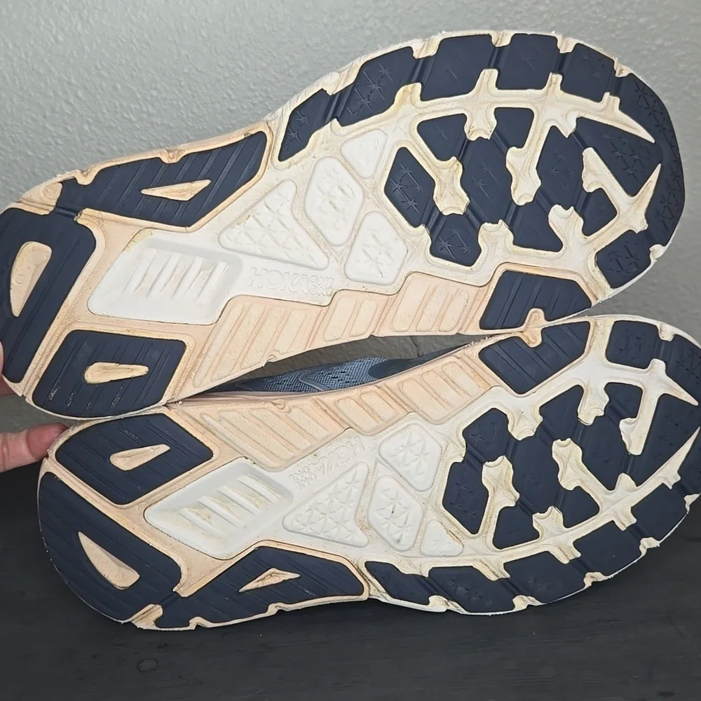 Hoka One One hoka one